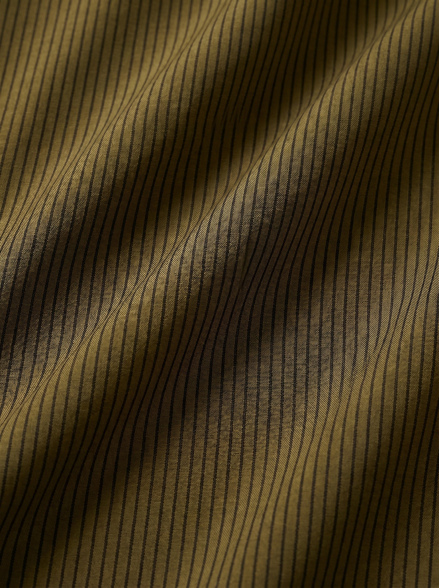 Fine rib texture in soft woven finish