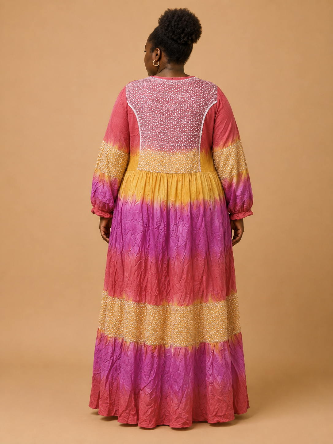Warm ombré shades with delicate all-over detailing