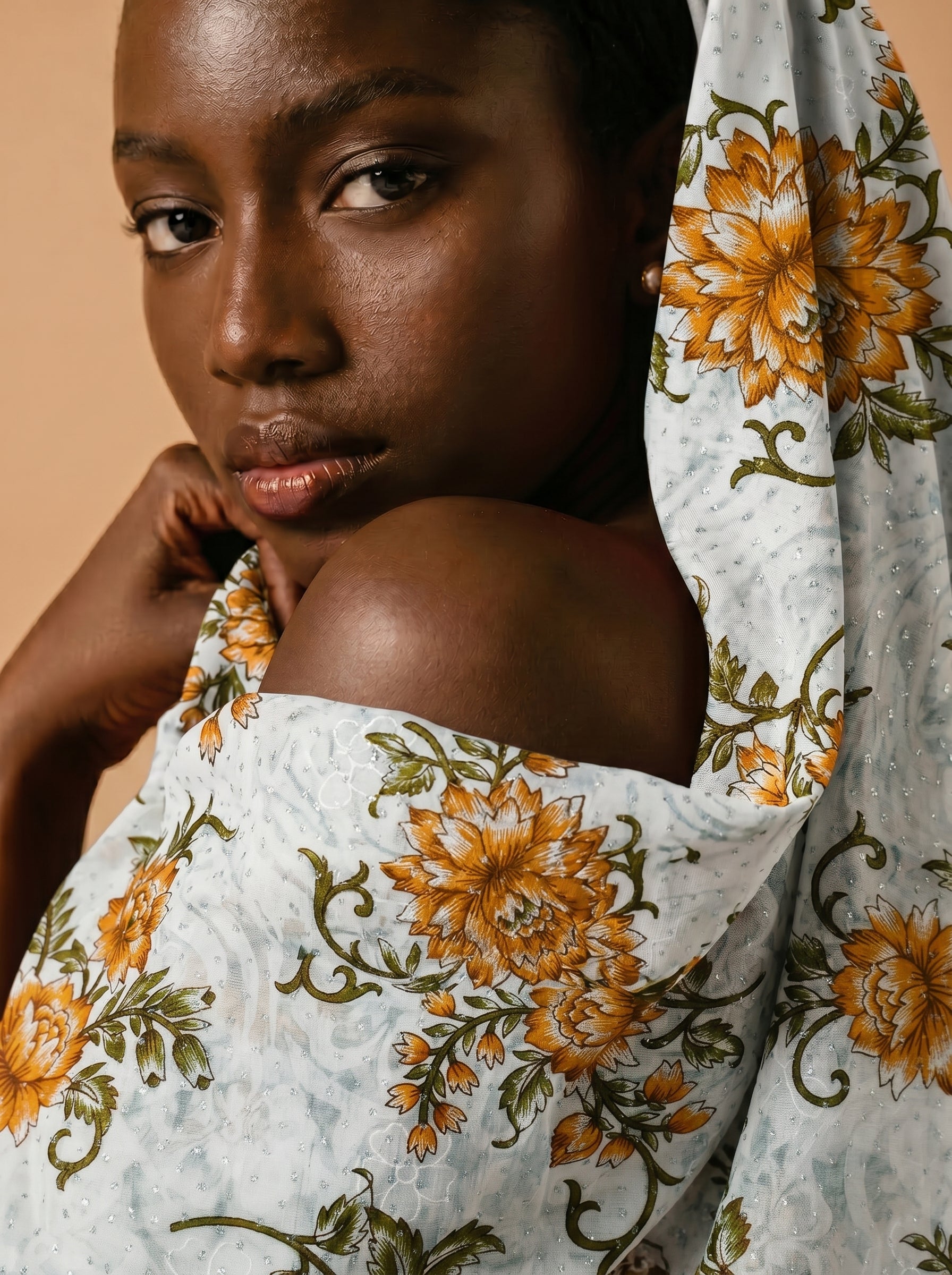 Flowers shower with stone detailing
