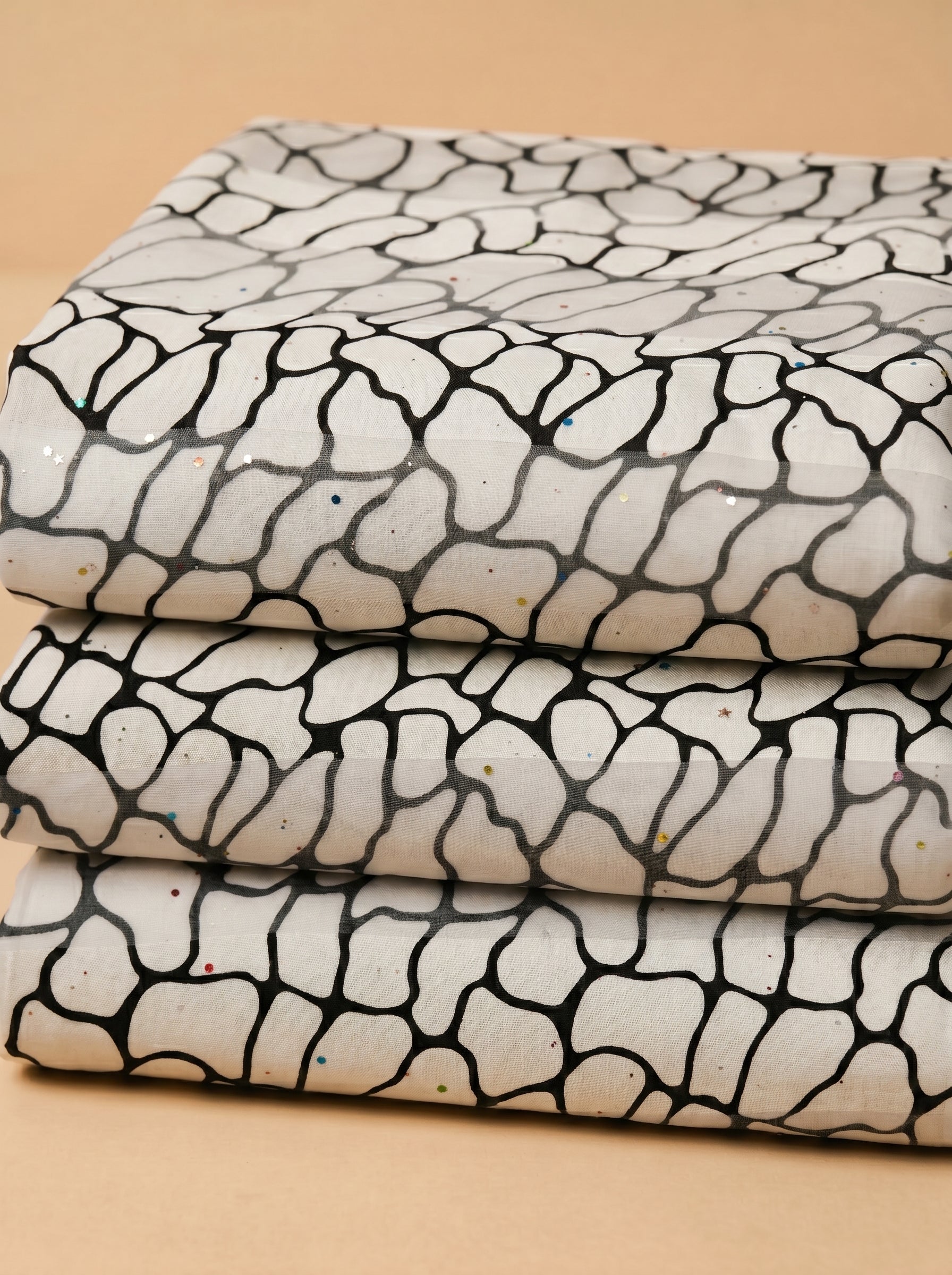 Stone-inspired abstract print