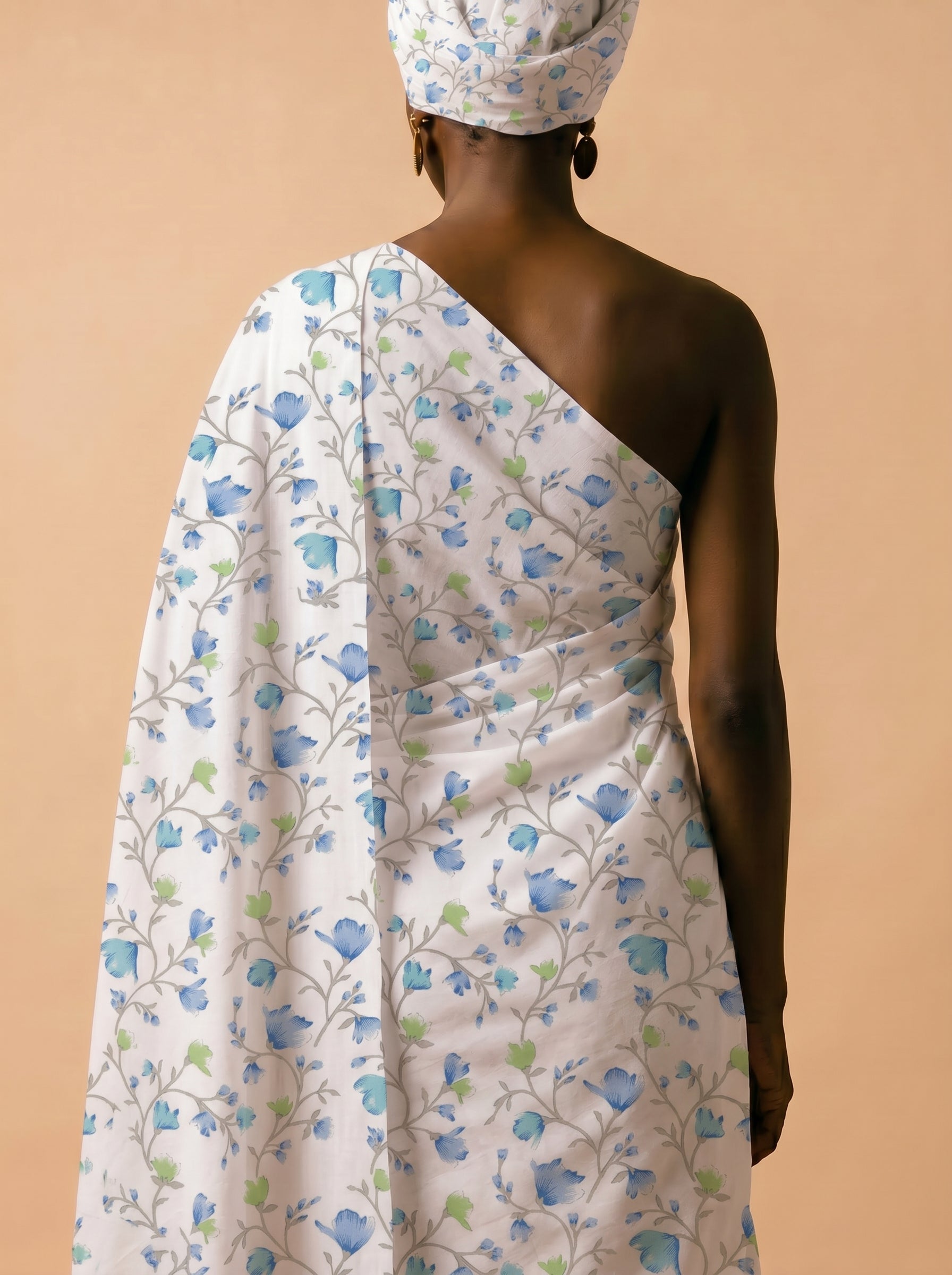 Soft floral print on pure cotton base