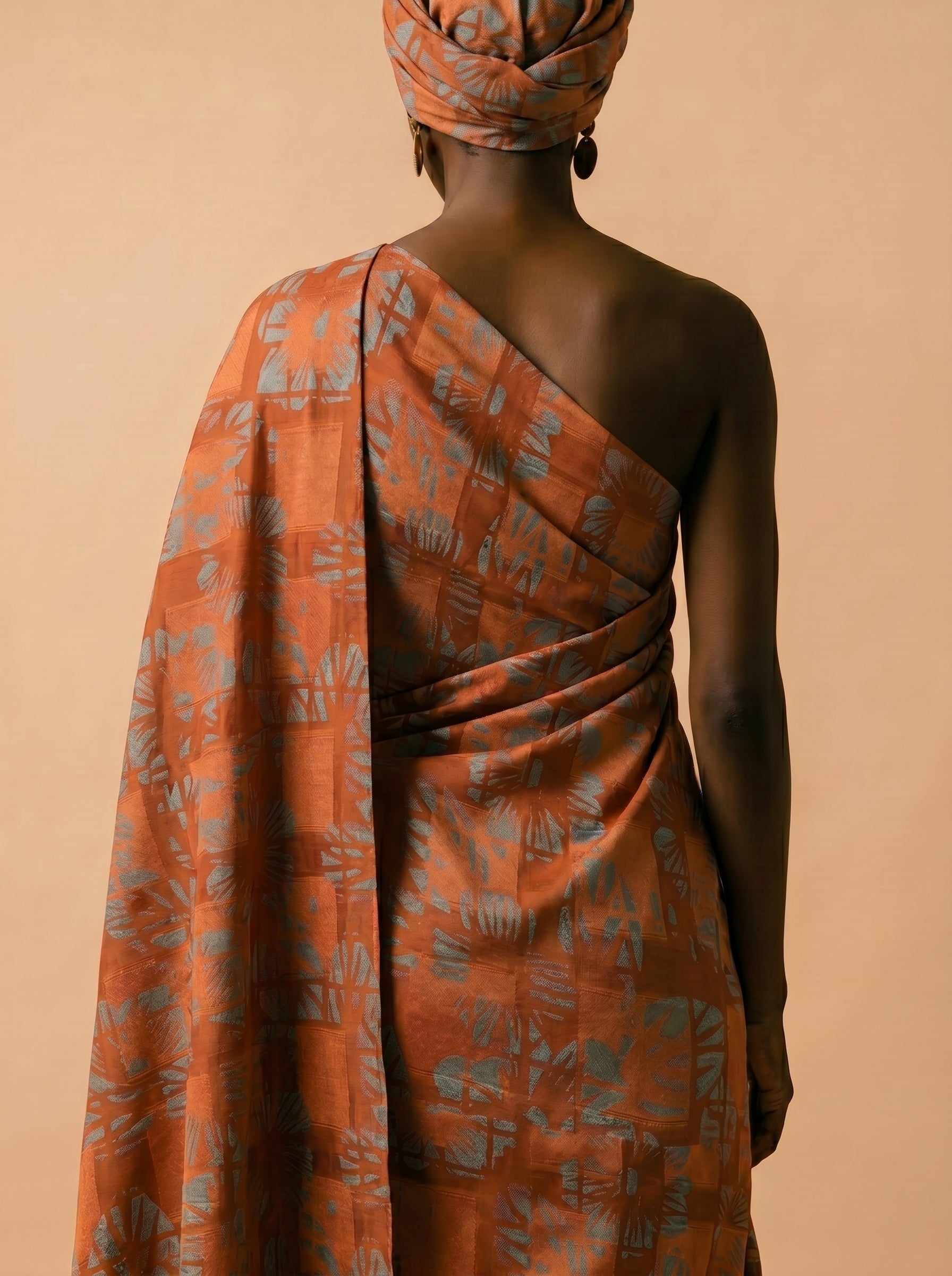Abstract tropical motifs on a rich rust base