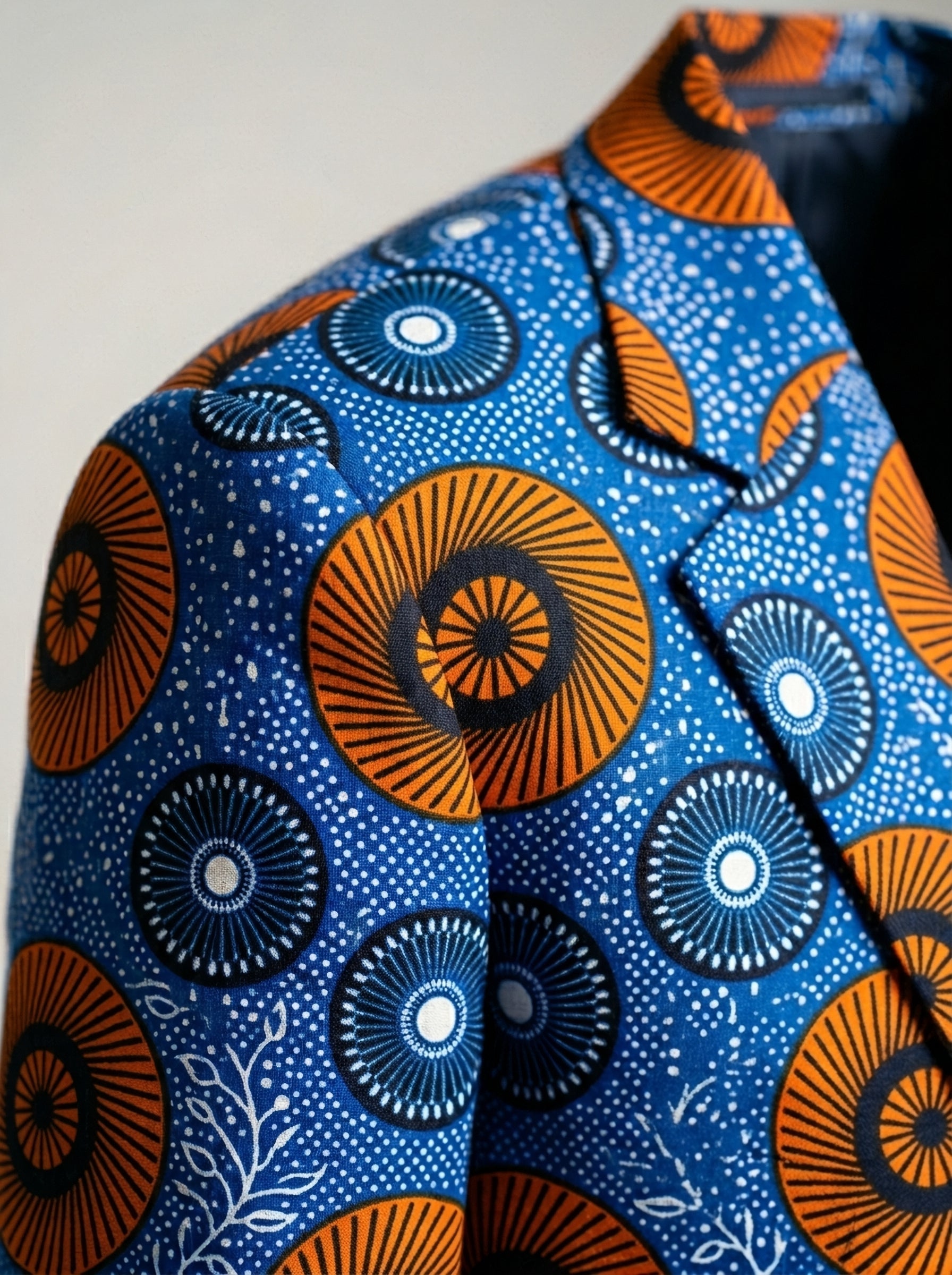 Rusty orange fans on an ocean blue base