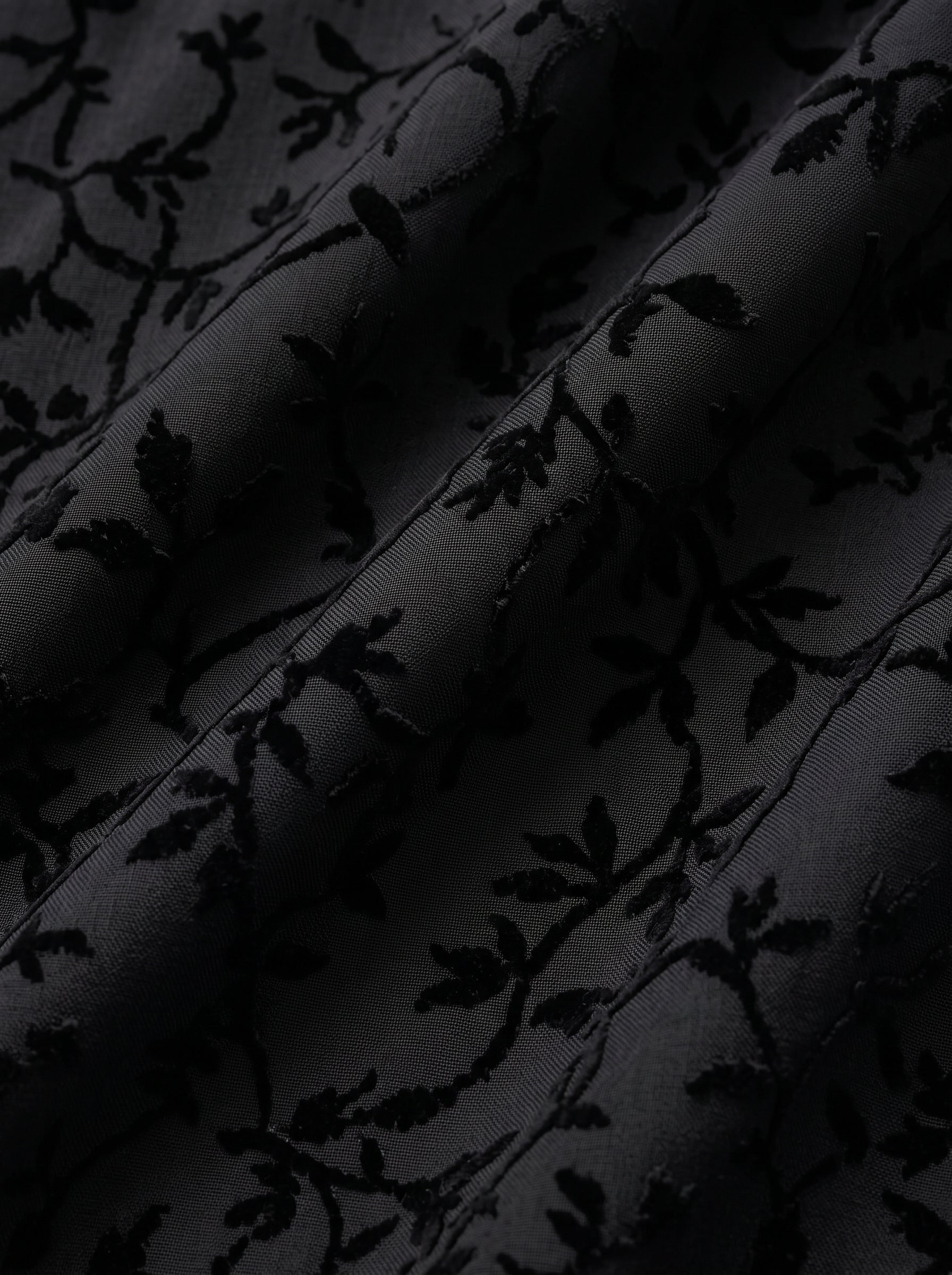 Statement Black