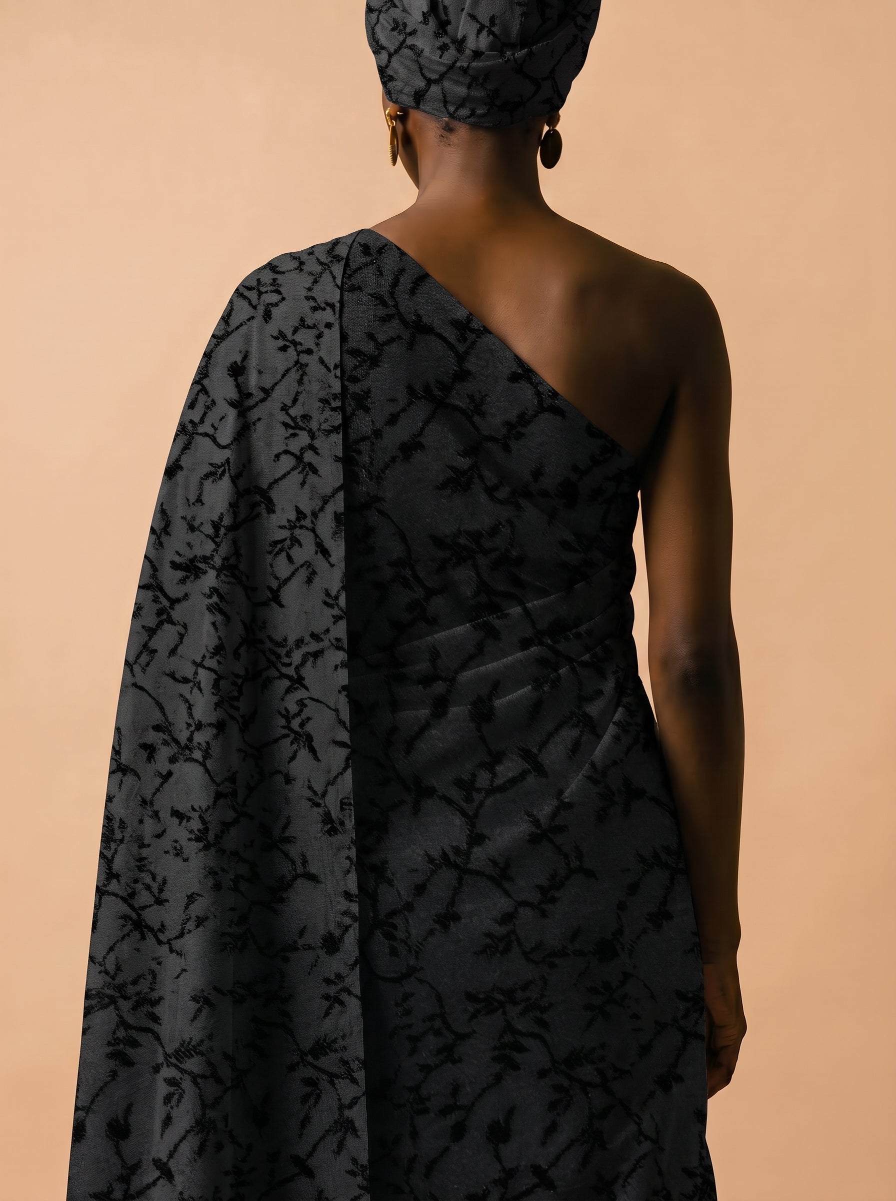 Statement Black